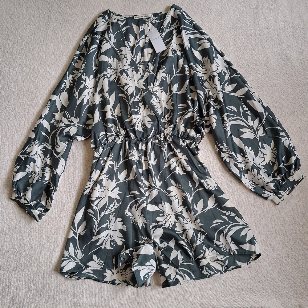 abercrombie & fitch green floral easy waist romper vintage satin cottage medium